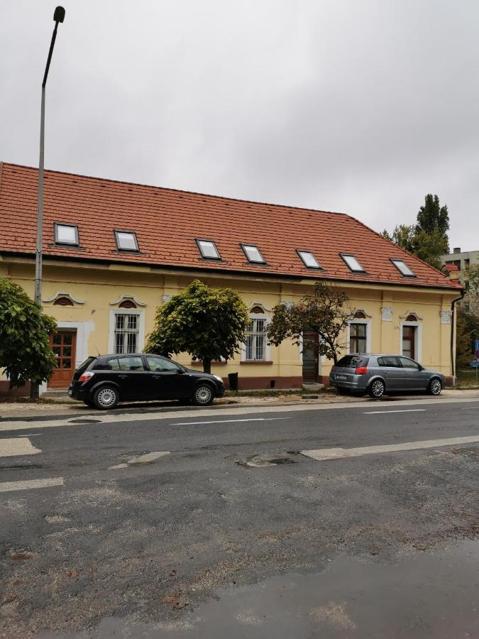 Váralja Vendégház Tata Exterior foto